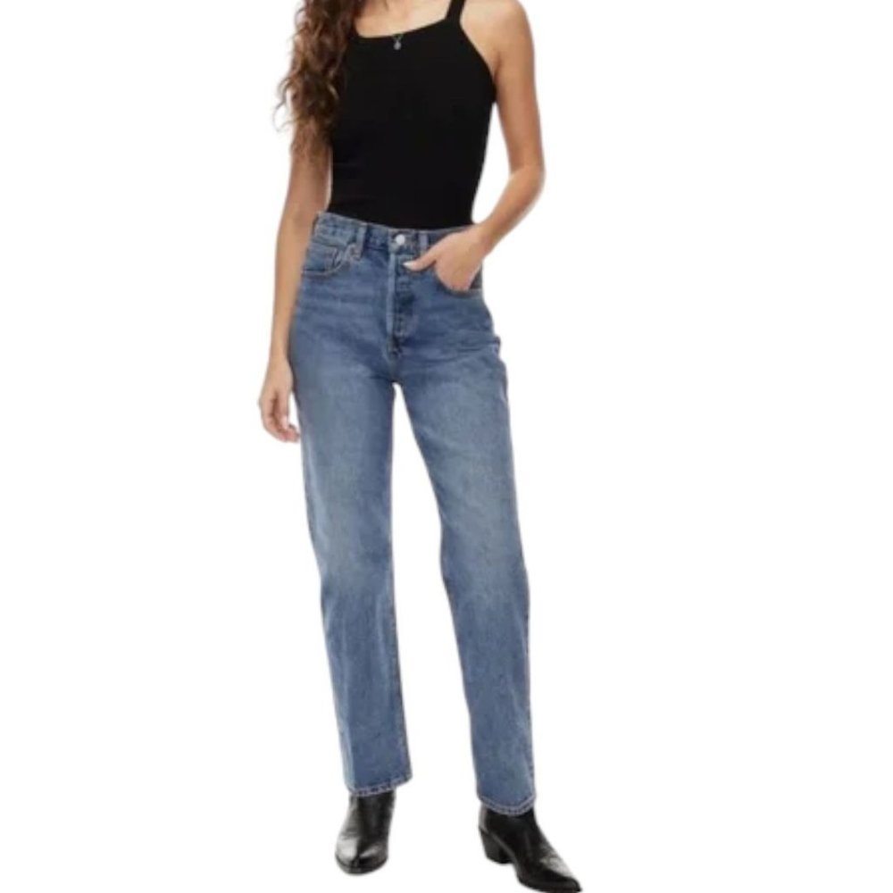 Aritzia Straight Leg Jeans in Medium Blue Denim